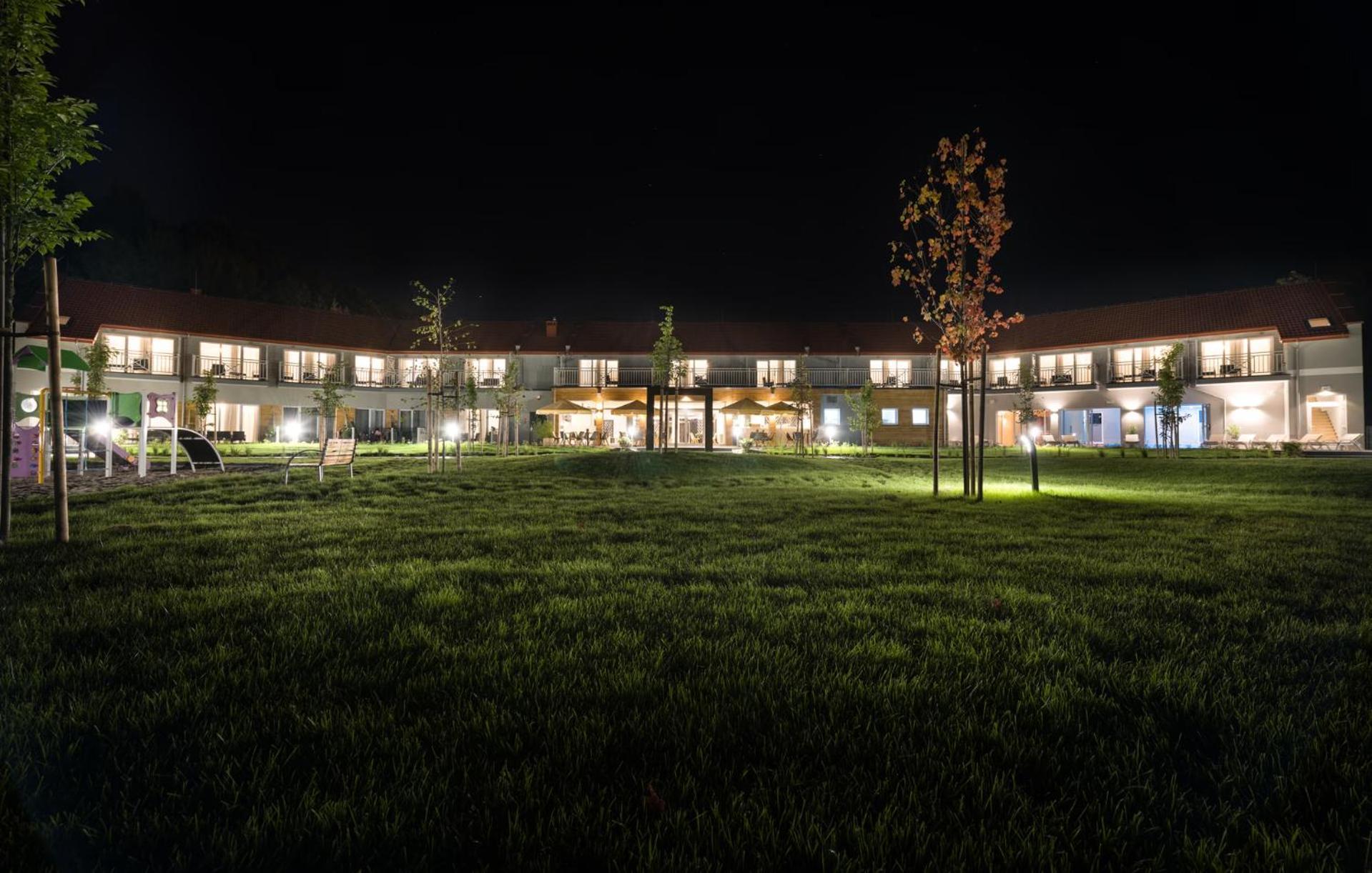 Holiday Park Kacze Stawy 莱鲍 外观 照片